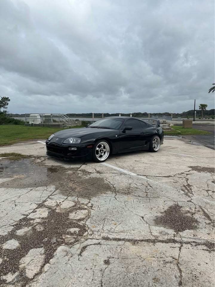 Toyota-Supra-1995-Coupe-1