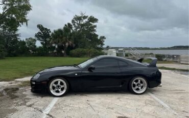 Toyota-Supra-1995-Coupe-2