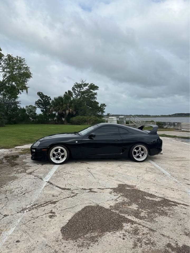 Toyota-Supra-1995-Coupe-2