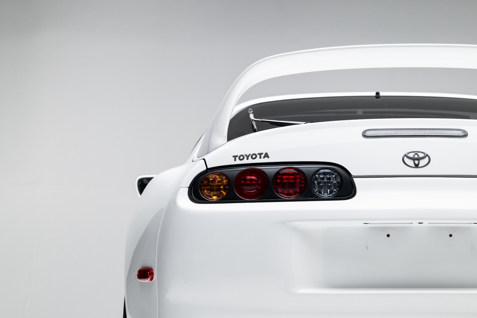 Toyota-Supra-Turbo-1994-Hatchback-11