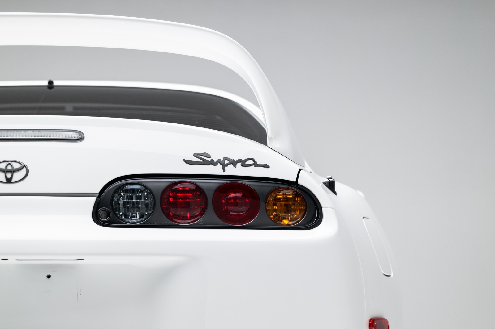 Toyota-Supra-Turbo-1994-Hatchback-15
