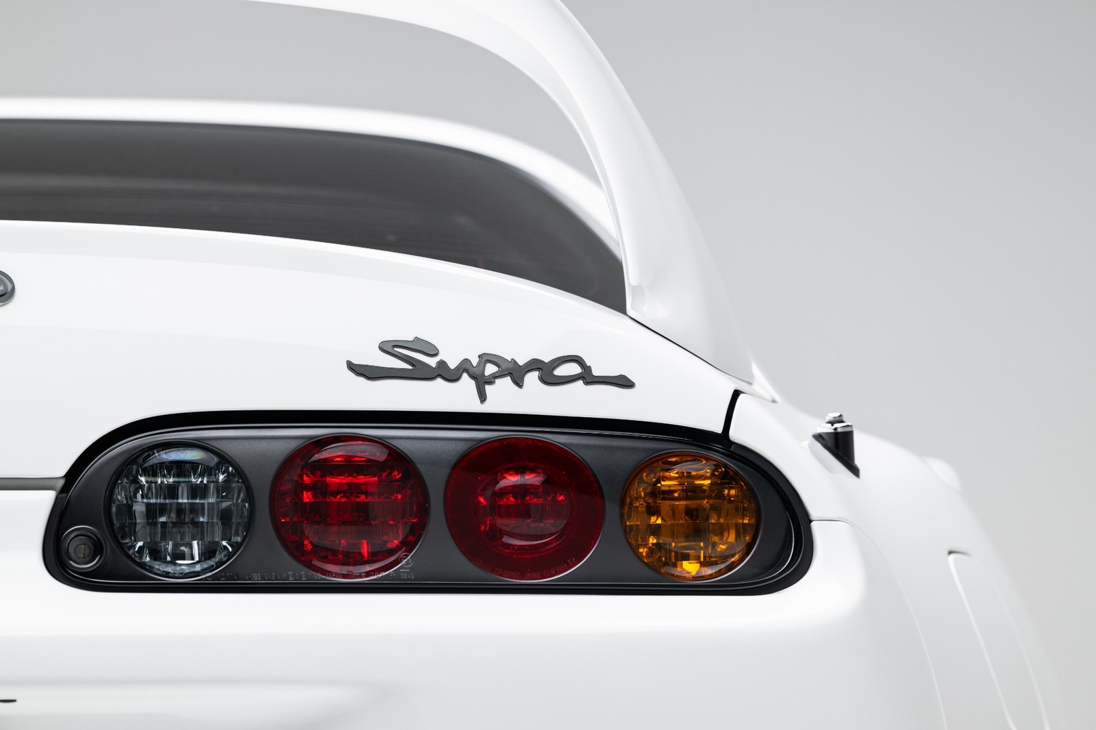 Toyota-Supra-Turbo-1994-Hatchback-16