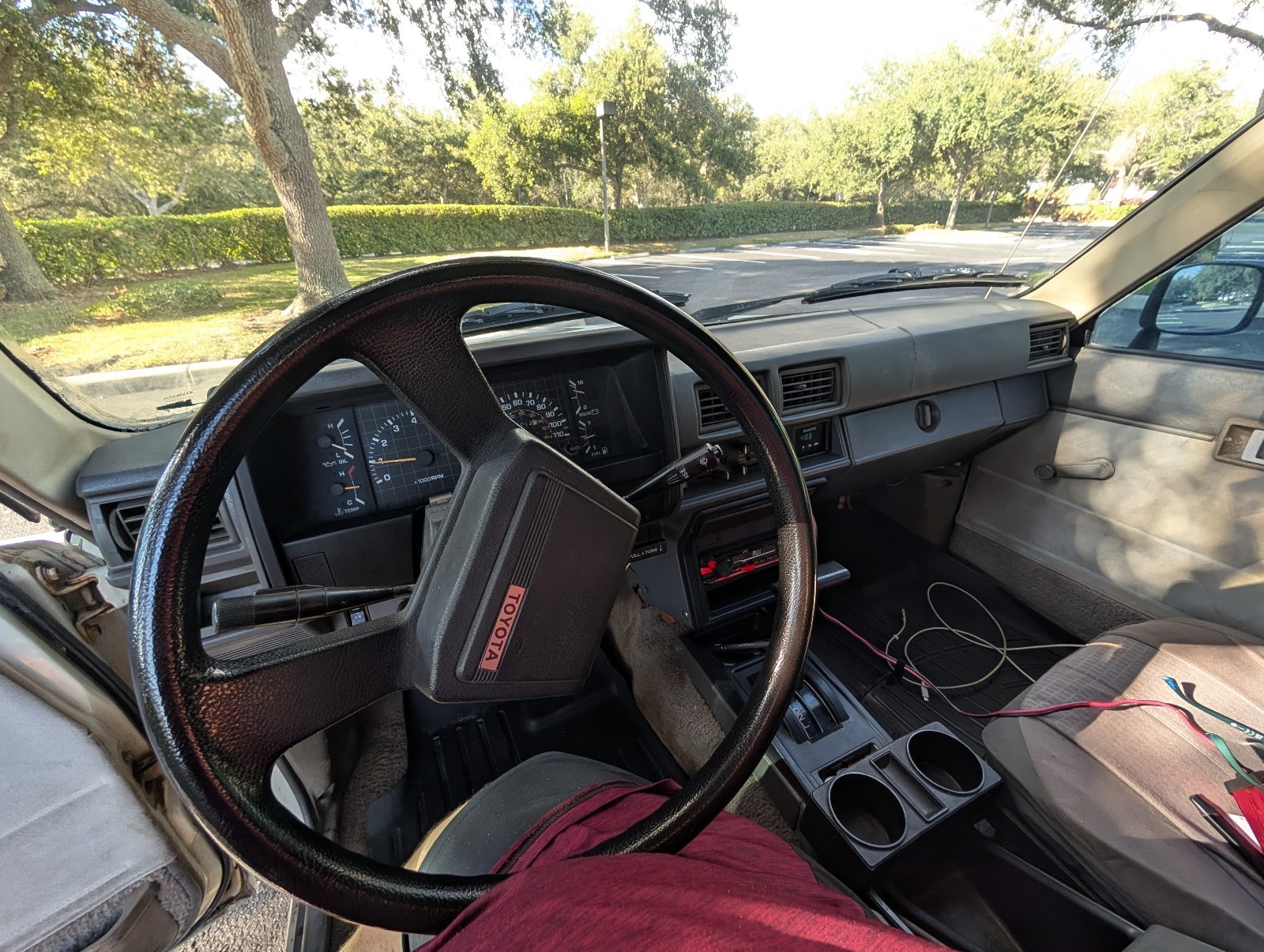 Toyota-Tacoma-1985-11