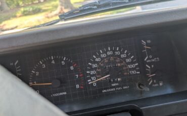 Toyota-Tacoma-1985-15