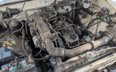 Toyota-Tacoma-1985-18