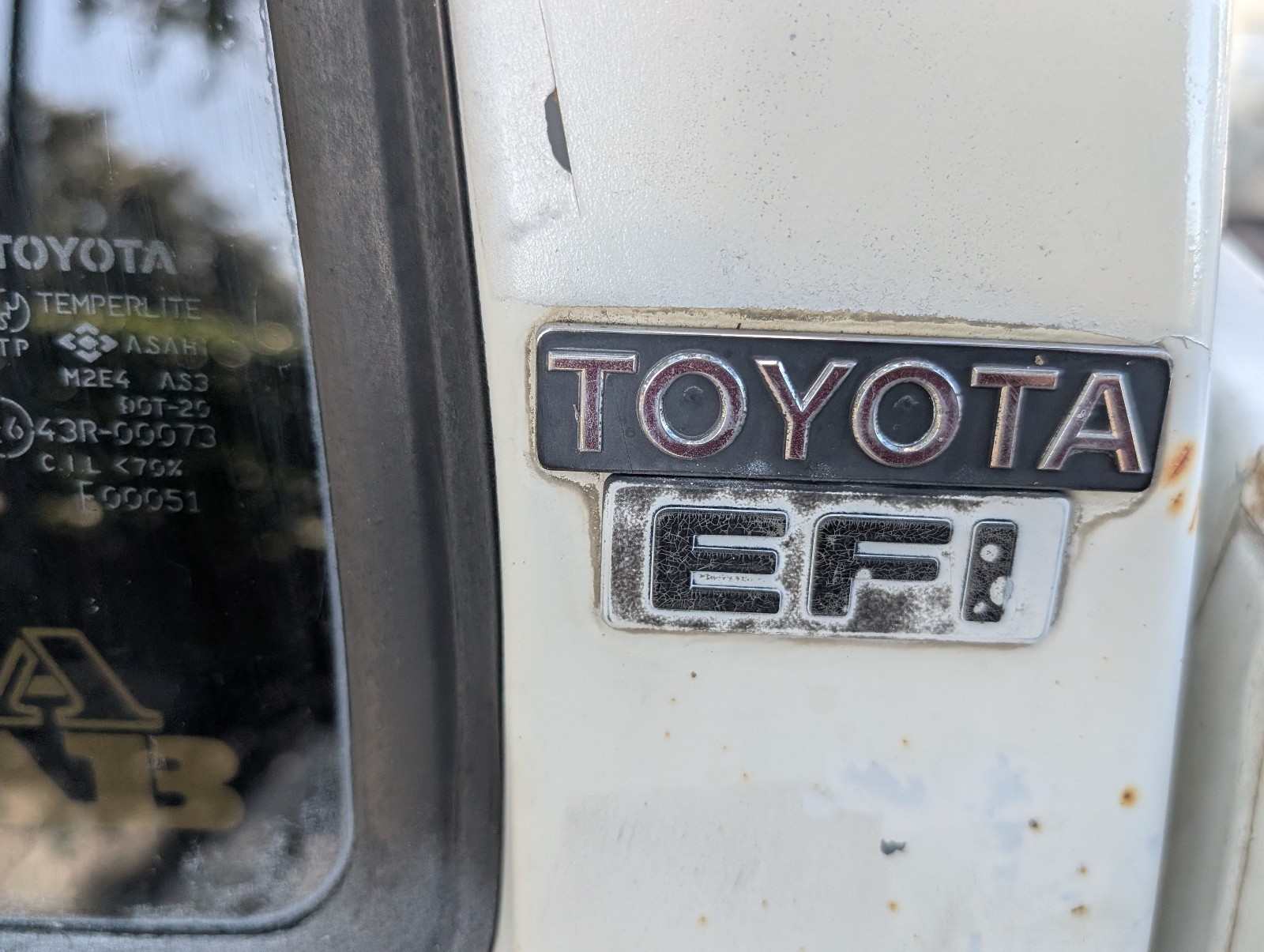 Toyota-Tacoma-1985-20