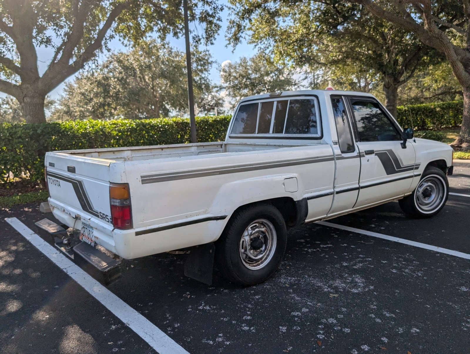 Toyota-Tacoma-1985-4