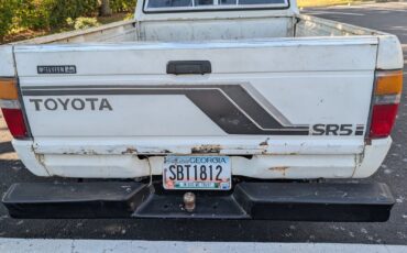 Toyota-Tacoma-1985-5