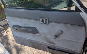 Toyota-Tacoma-1985-6