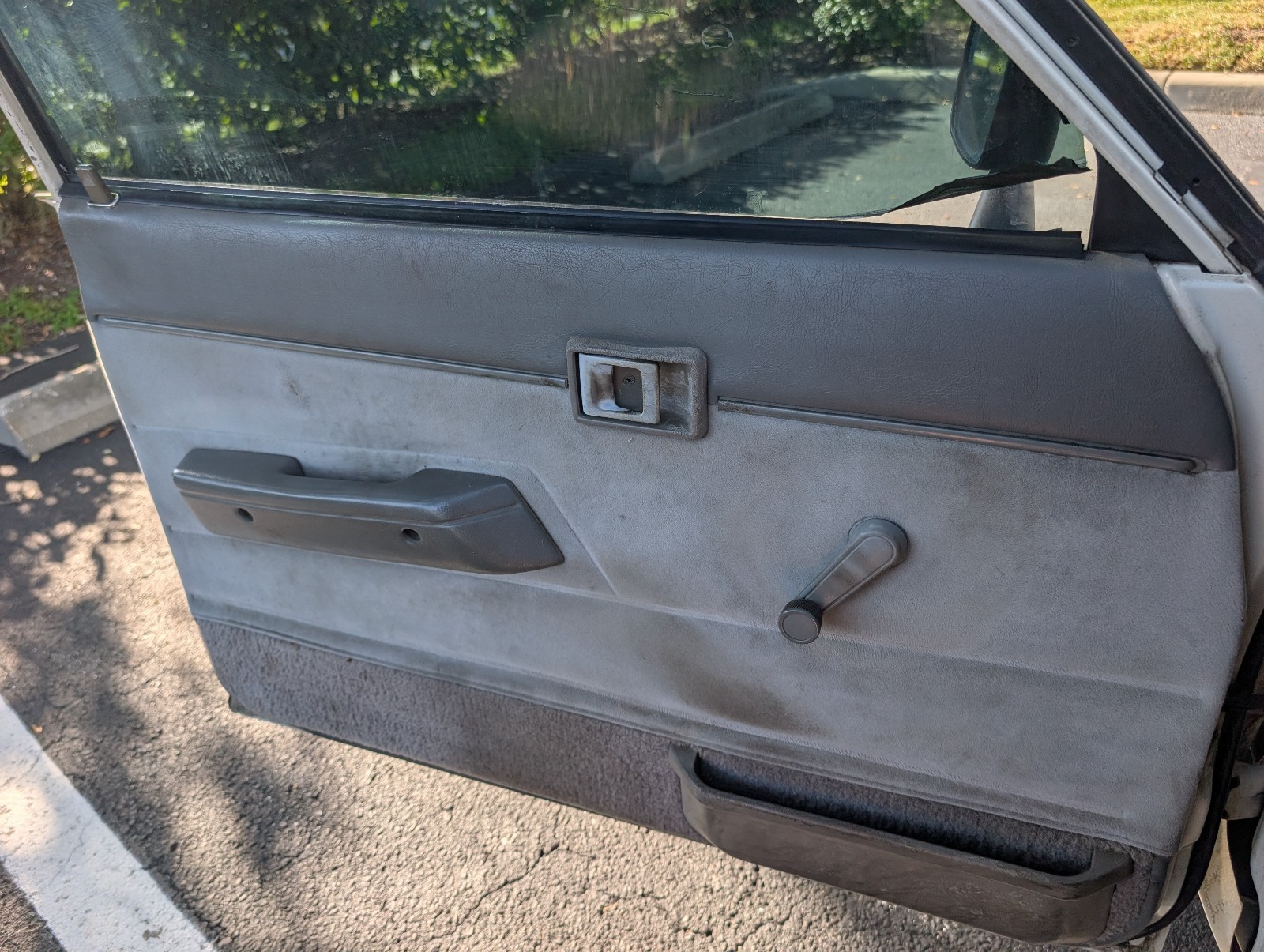 Toyota-Tacoma-1985-6
