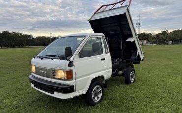 Toyota-Town-Ace-1995-10