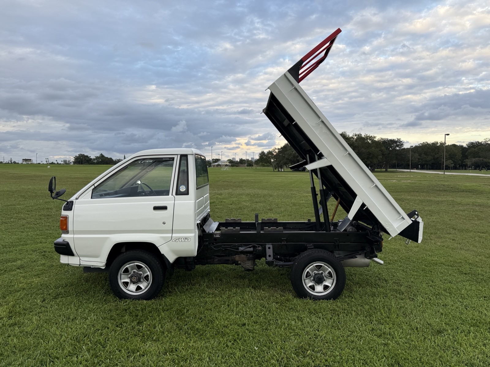 Toyota-Town-Ace-1995-12