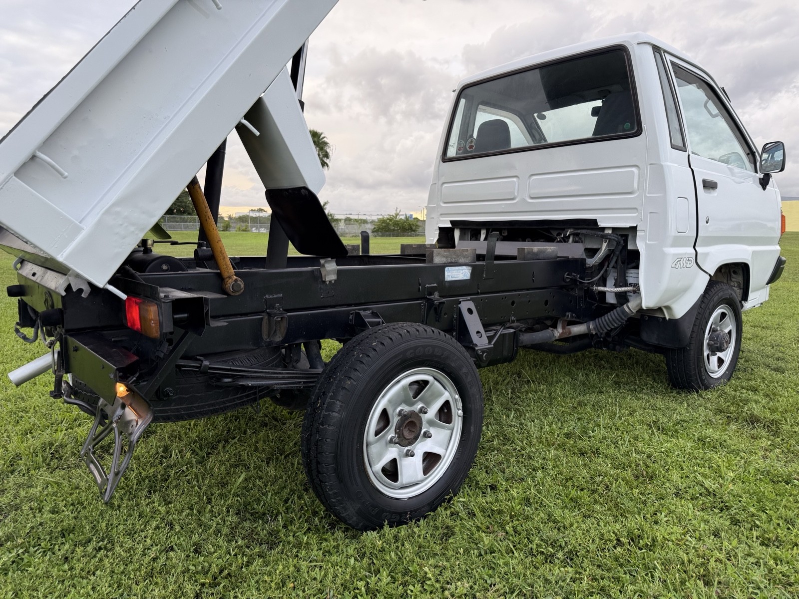 Toyota-Town-Ace-1995-27
