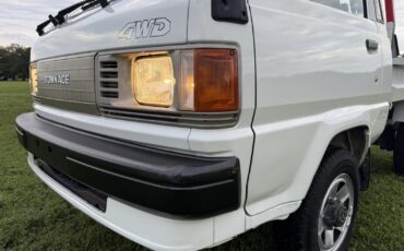 Toyota-Town-Ace-1995-28