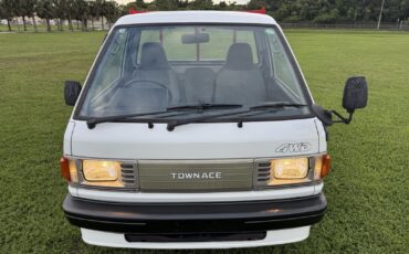 Toyota-Town-Ace-1995-30