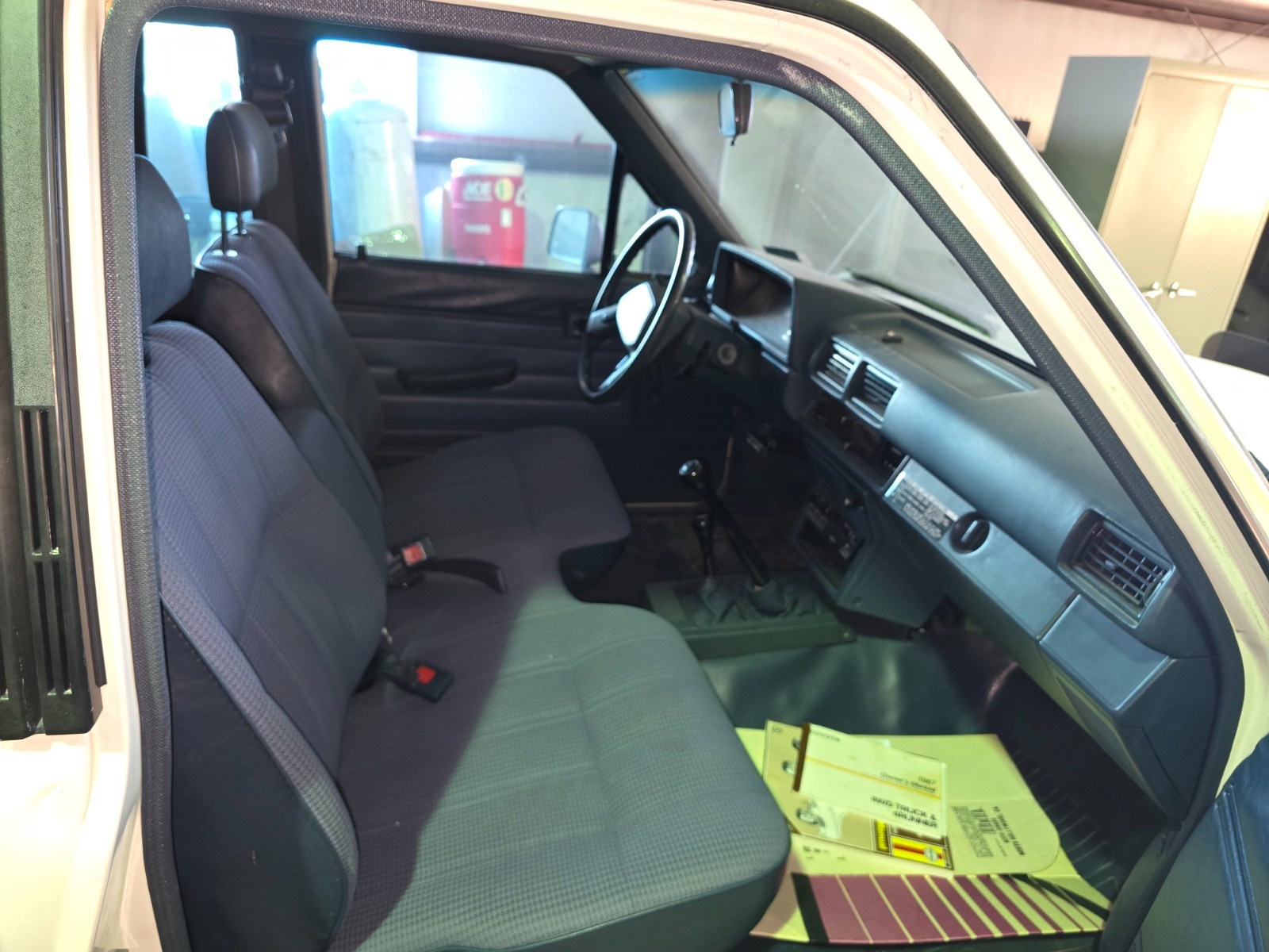 Toyota-Tundra-1987-10