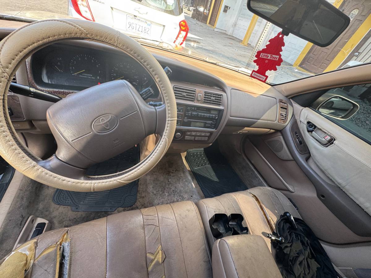 Toyota-avalon-1995-8