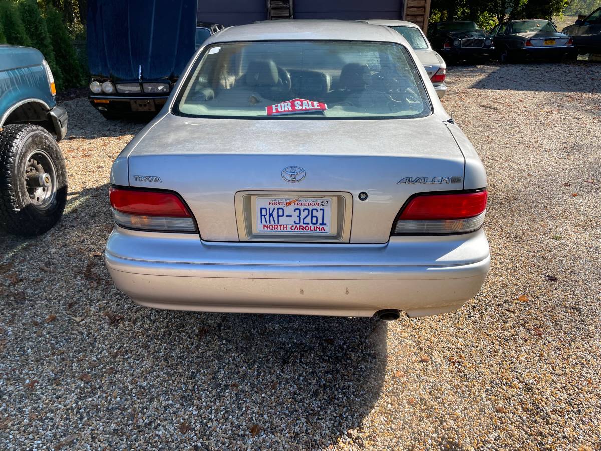 Toyota-avalon-1996-silver-2