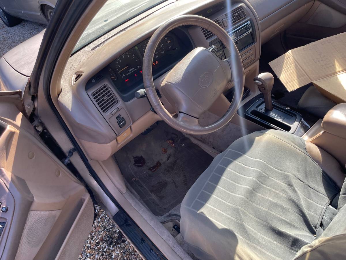 Toyota-avalon-1996-silver-3