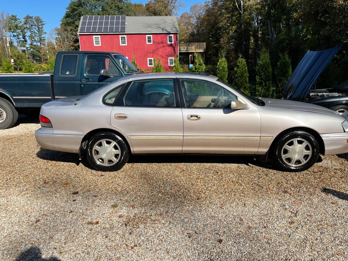 Toyota-avalon-1996-silver-4