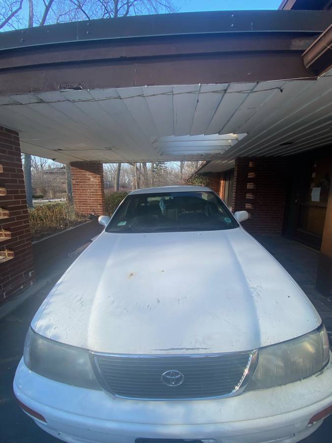 Toyota-avalon-1996-white-1
