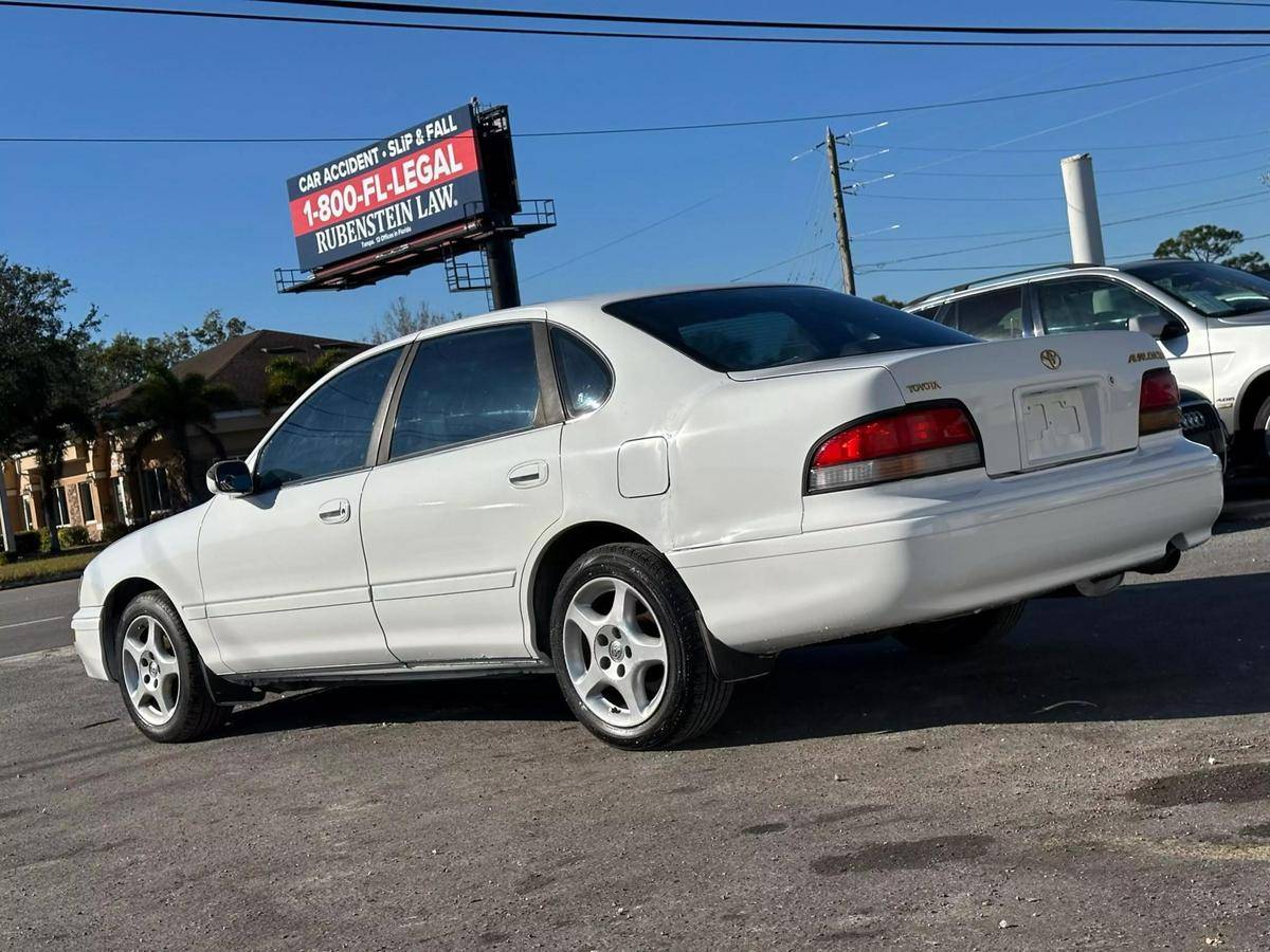 Toyota-avalon-1996-white-1