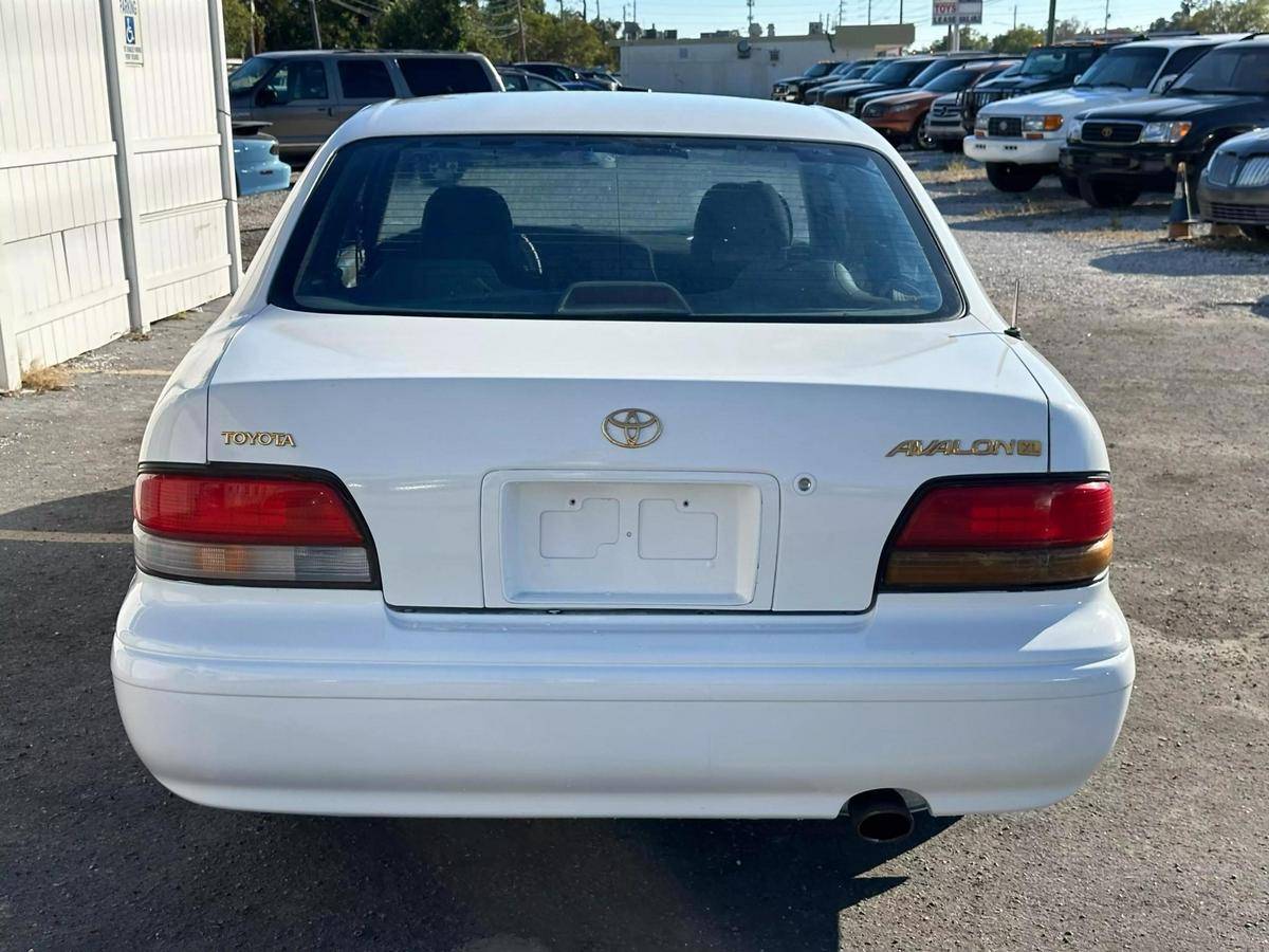 Toyota-avalon-1996-white-14
