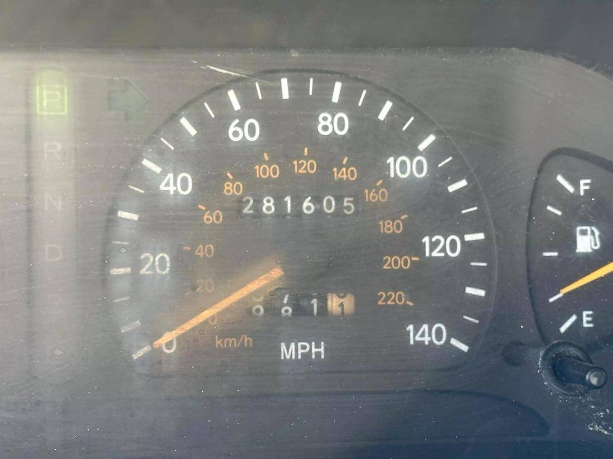 Toyota-avalon-1996-white-15