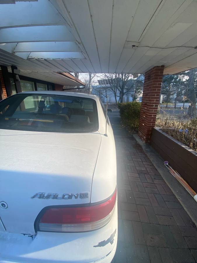 Toyota-avalon-1996-white-3