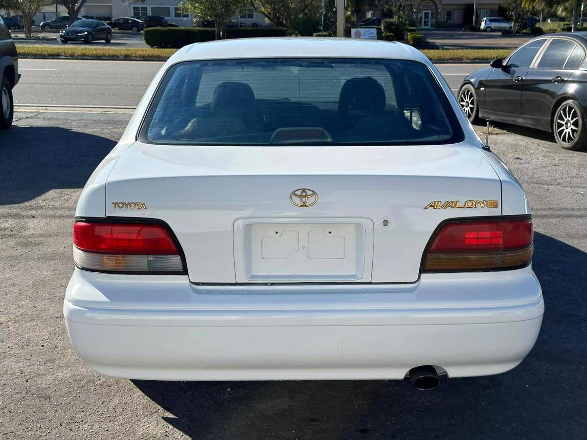 Toyota-avalon-1996-white-3