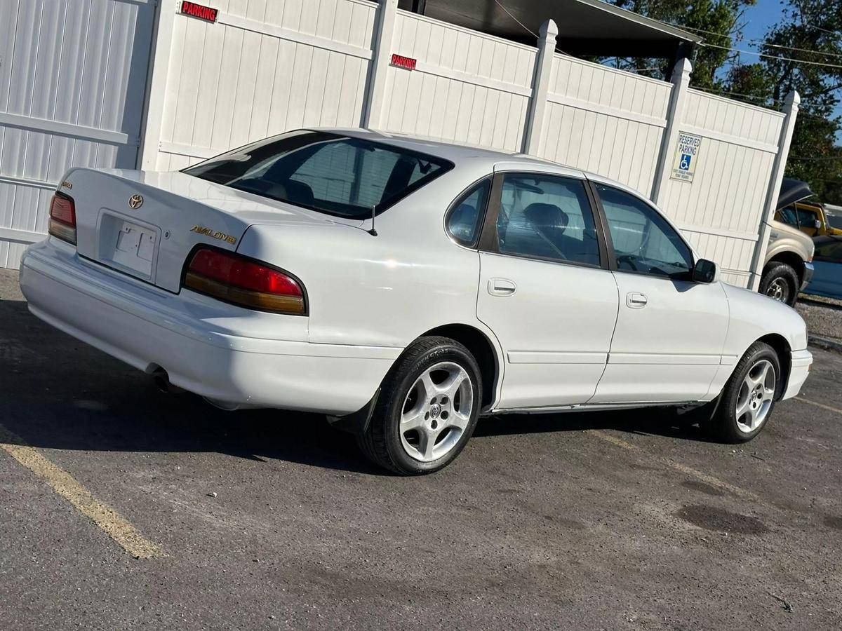Toyota-avalon-1996-white-4