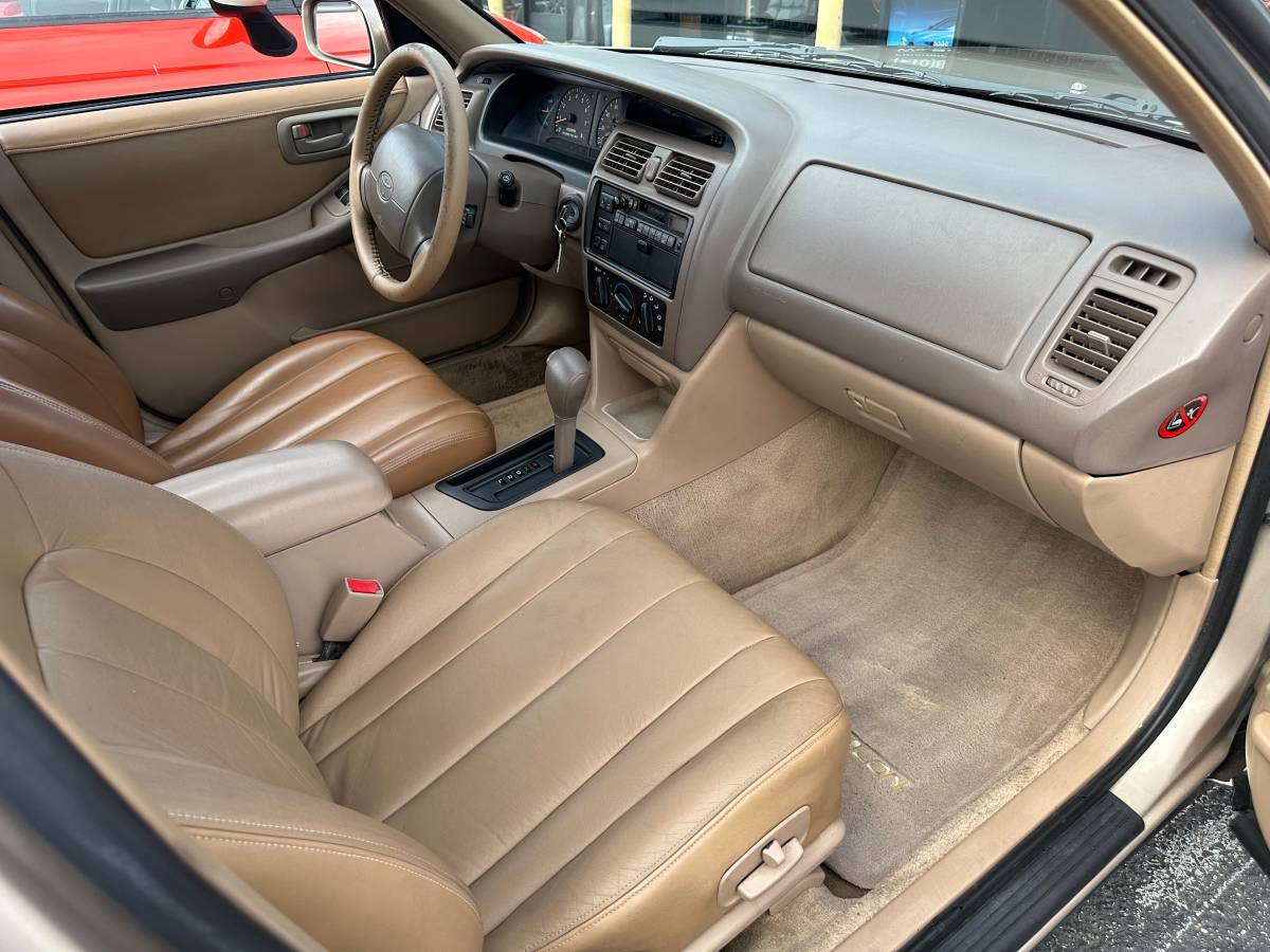 Toyota-avalon-xl-1996-10