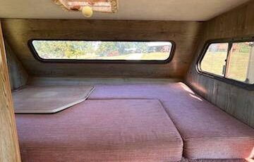 Toyota-camper-4x2-1985-white-14