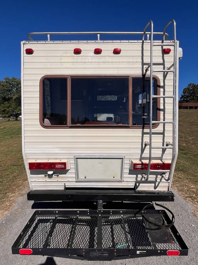 Toyota-camper-4x2-1985-white-5