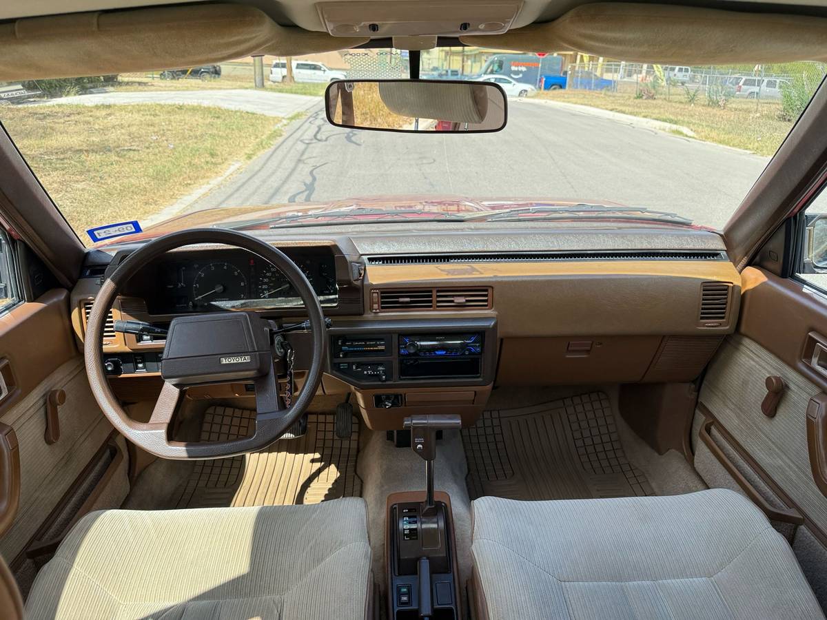 Toyota-camry-1984-brown-3