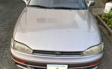 Toyota-camry-1992-grey