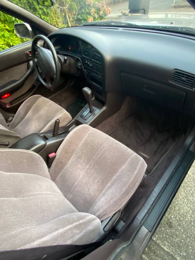 Toyota-camry-1992-grey-9
