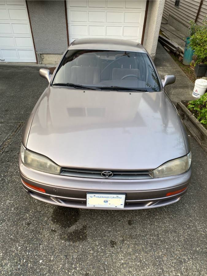 Toyota-camry-1992-grey