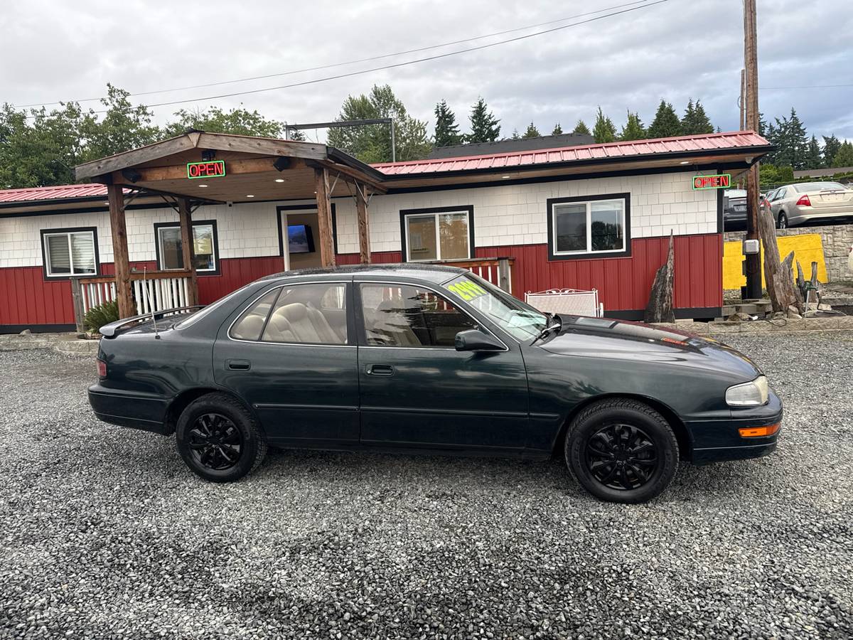 Toyota-camry-1994-green-1