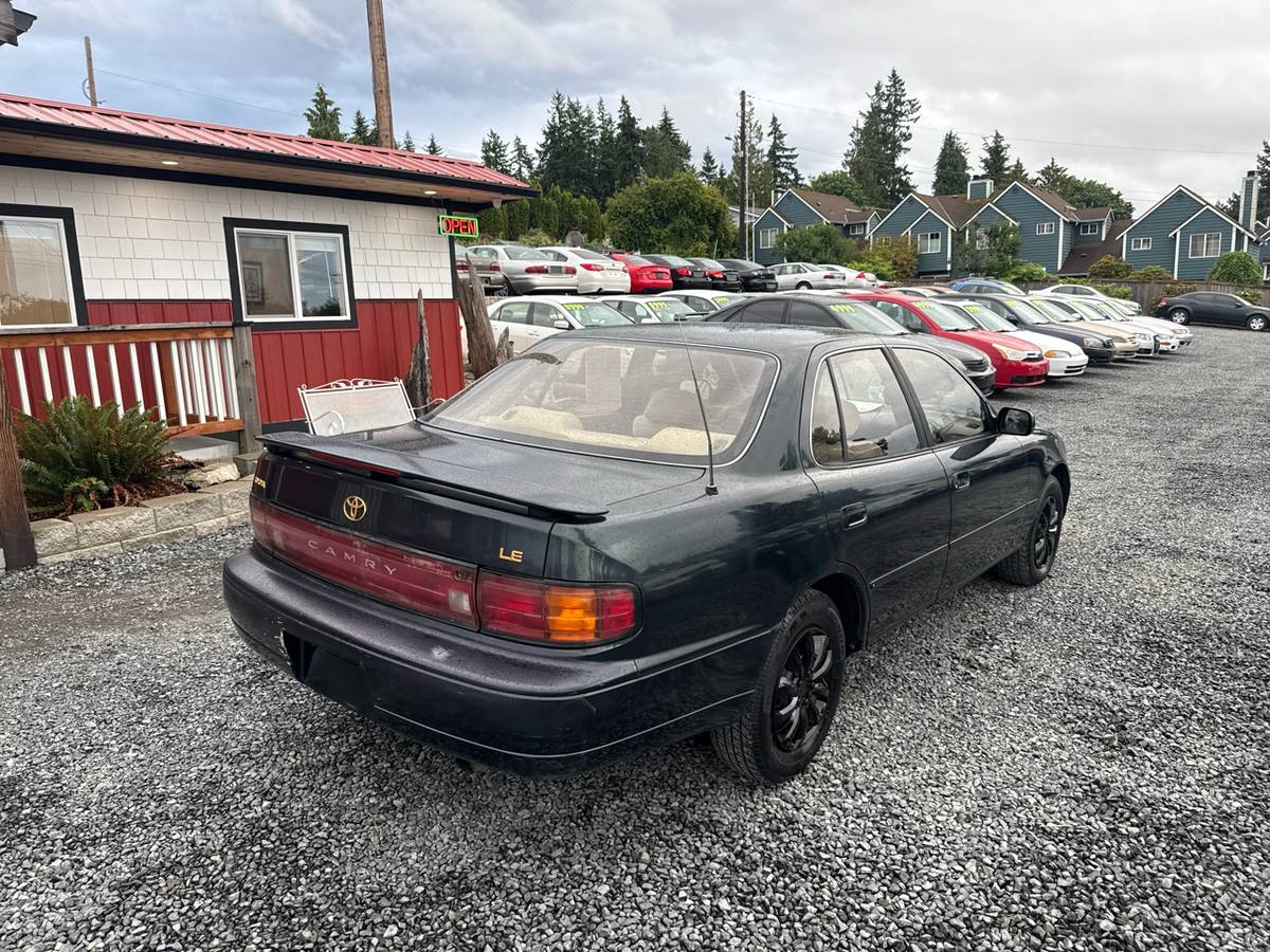 Toyota-camry-1994-green-35