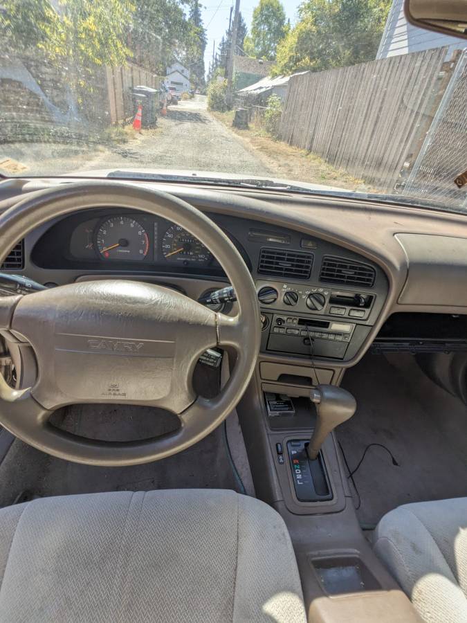 Toyota-camry-1995-grey-9