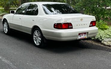 Toyota-camry-1996-white
