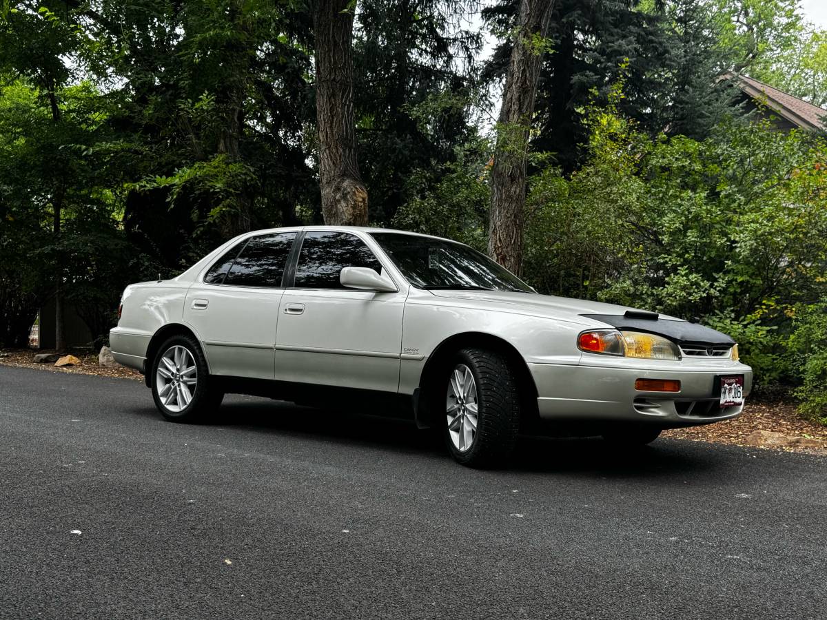 Toyota-camry-1996-white-4