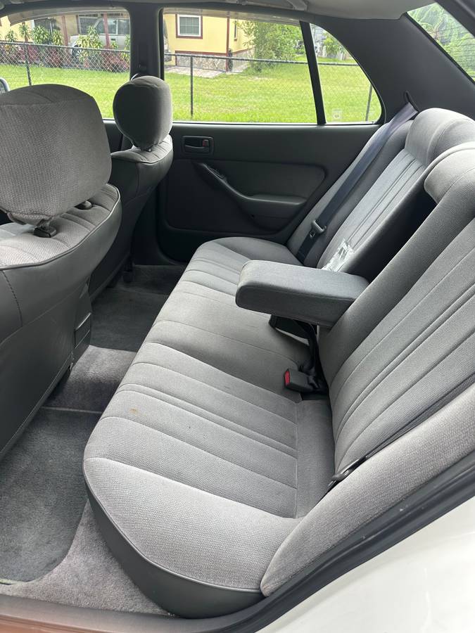 Toyota-camry-1996-white-5