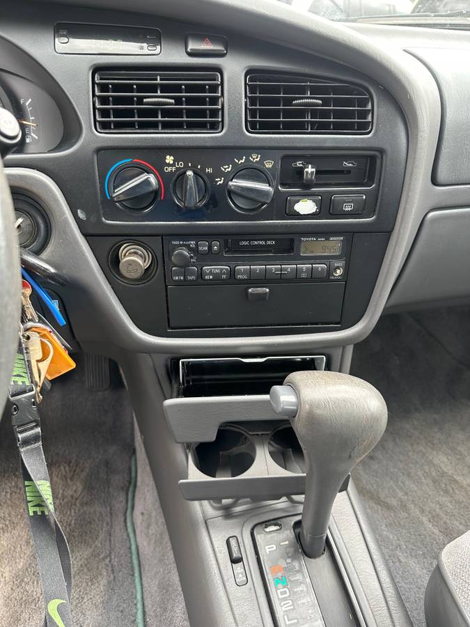 Toyota-camry-1996-white-9