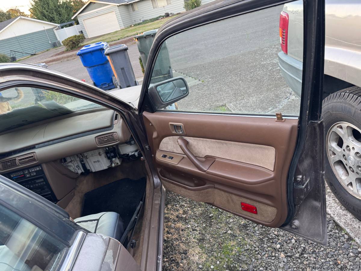 Toyota-camry-le-1988-brown-5