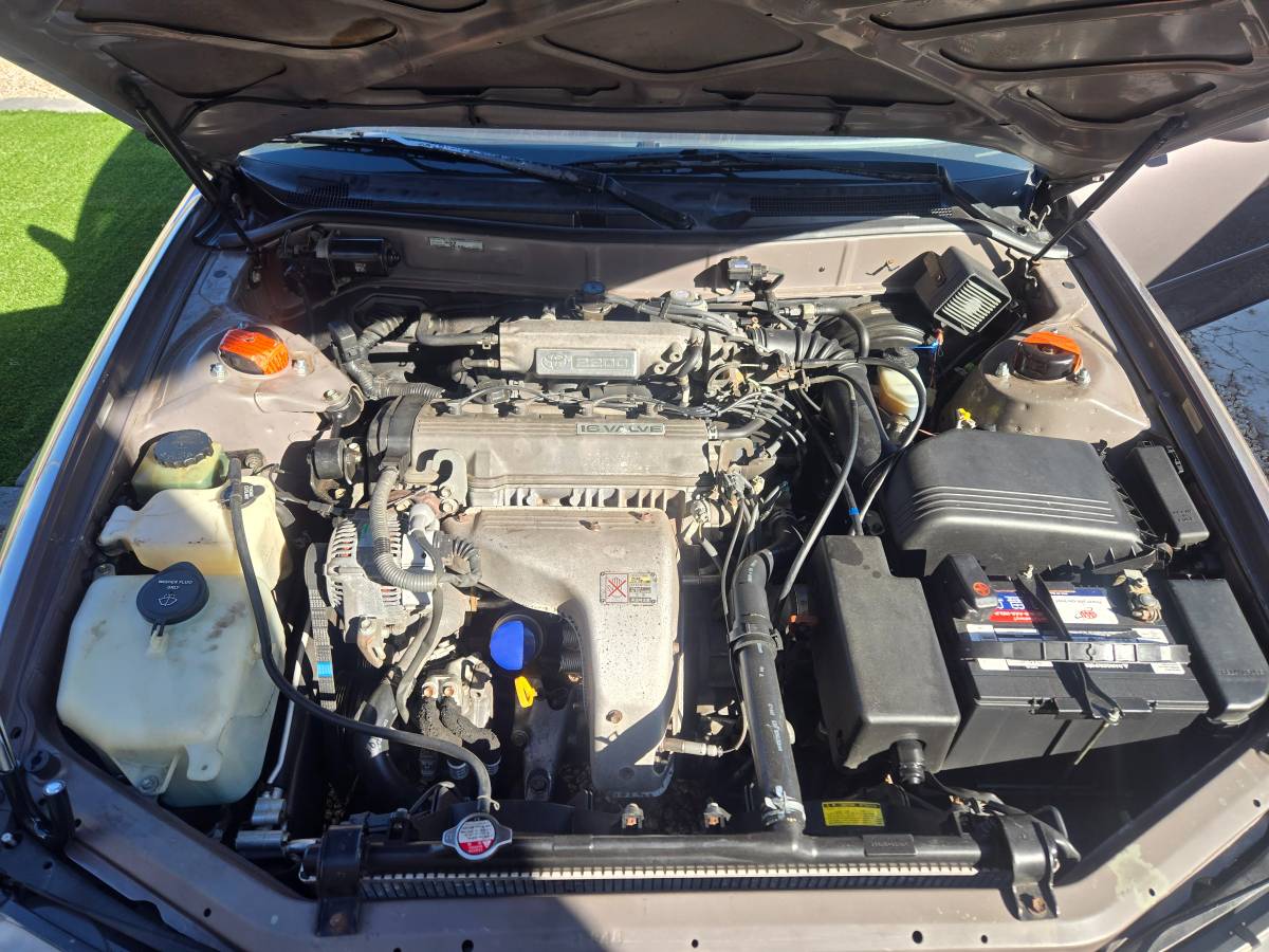 Toyota-camry-le-1993-grey-2