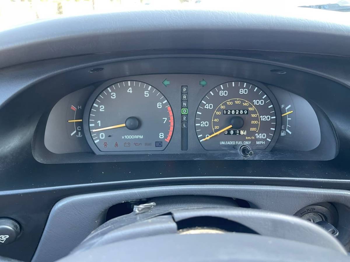 Toyota-camry-le-1996-10