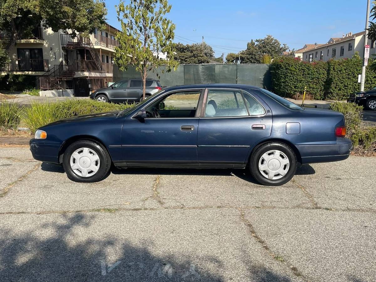 Toyota-camry-le-1996-6