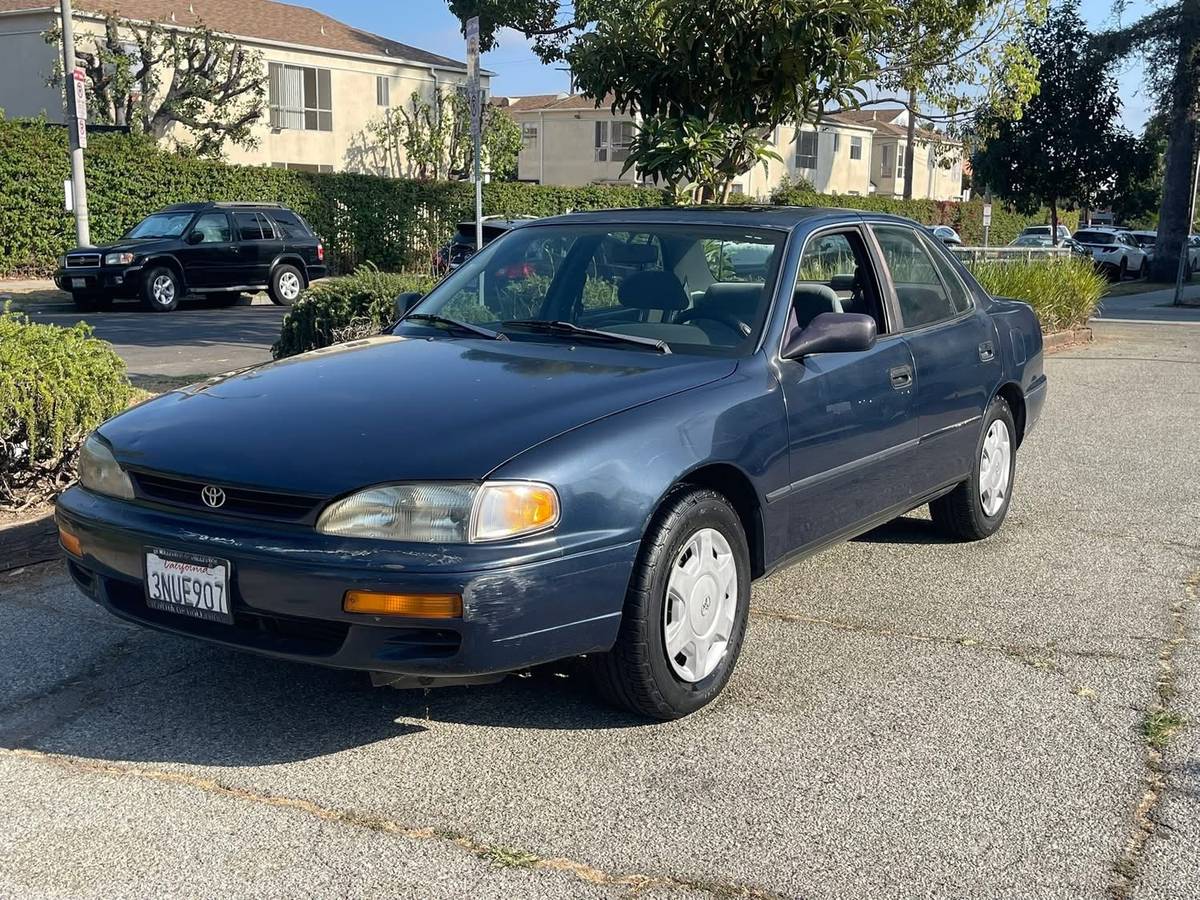 Toyota-camry-le-1996-7